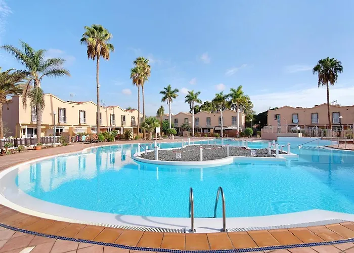 Oasis Pool View