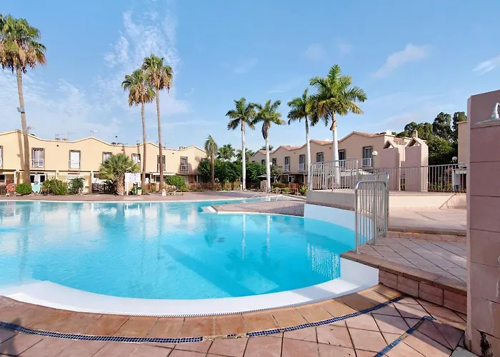 Oasis Pool View *